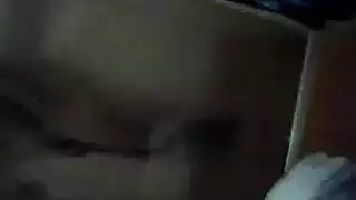 بورن عربي غريب: شرج جماعي لمراهقة مغربية