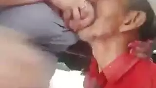 خيال الجد: يمص ويعض حلماتها الطرية