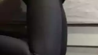 بنات عم مثيرة تكشفن كل شيء في جلسة إباحية صريحة