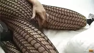 نجمات إباحية مشعرات يركبن لكزس في مشهد صريح