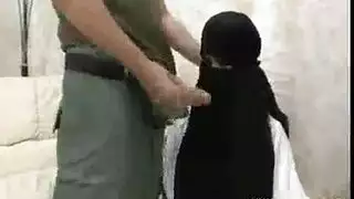 هوس آسيوي فموي: جنس لساني وشراب السائل المنوي الإباحي