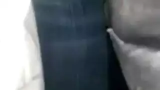 عرض استمناء في الحافلة لعيون فتاة فضولية