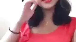 لا تملك نقوداً؟ ناك طيزها المشدود مقابل رصيد التليفون