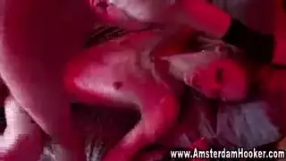 جنس صريح مع نساء شماليات منقبات يأخذن السوائل