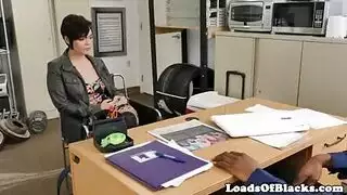 نيك عميق للخائنة الشقراء في شريط سري