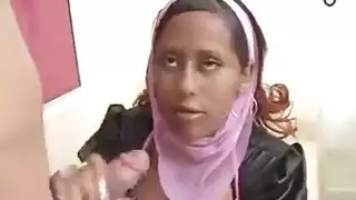 ثماني عاهرات محجبات في مشهد إباحي صعب