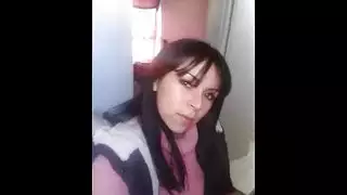 بنات يضعن عضواً صناعياً ينكّن بناتاً بقوة