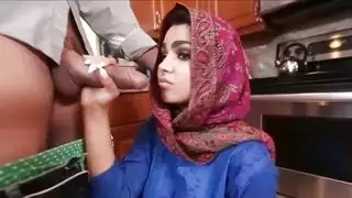 مضاعفة المتعة: حركات جنسية صريحة مع سيدتين خبيرتين