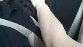 عاهرة مرتدية الجوارب تتوق لكسي وتسيطر