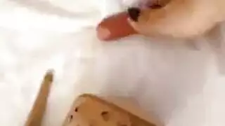 حفلة جنس قاسية بين القدمين والزهور