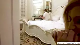 سكس ساخن أم وإبنها في فندق