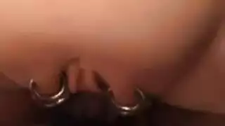 فيمدوم غانغبانغ: رجال يعبدون أقدام سيداتهم