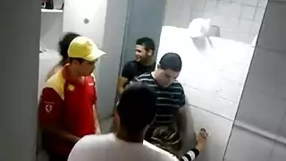 مبلل وشرس: مص ولحس كل شيء