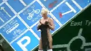 كارينا كابور العاهرة تبتلع السائل المنوي في فيديو إكس إكس إكس