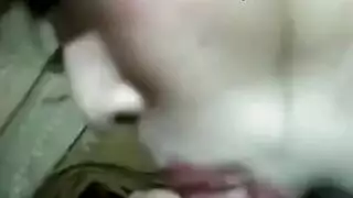 عشيق سري يسجل زوجة وهي تمص قضيبها